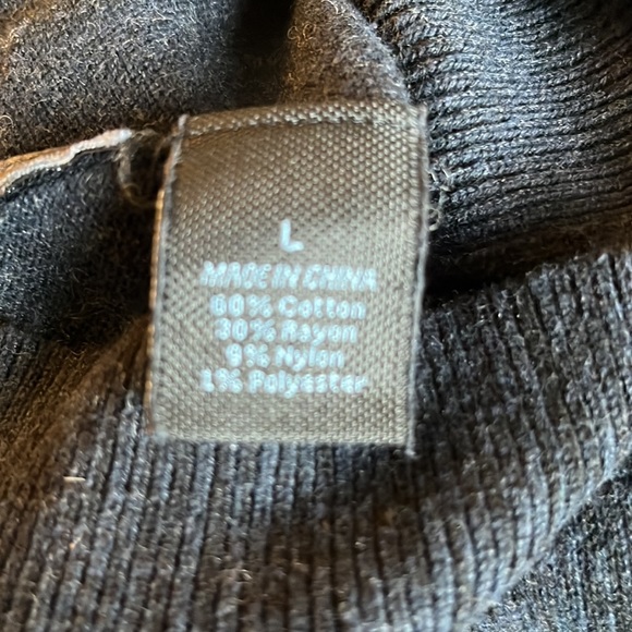 Marc Anthony Mens Pullover V-neck Sweater NWOT Size Large - Picture 6 of 7